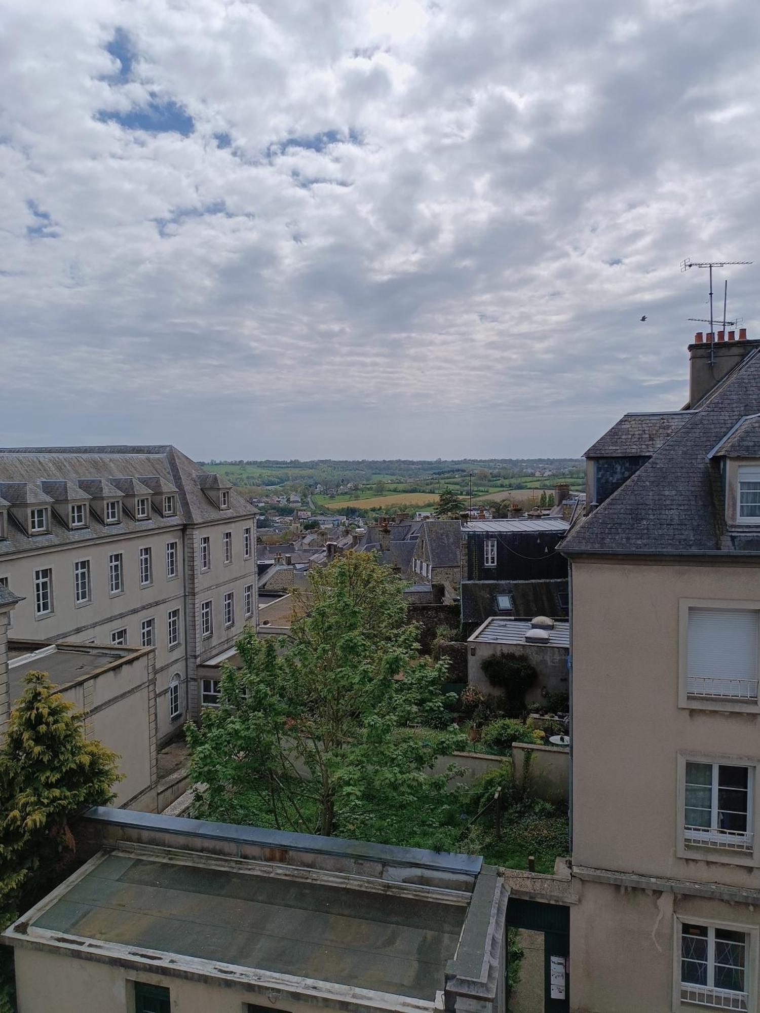 Appartement Elegant Studio ~Hyper Centre~ à Coutances Extérieur photo